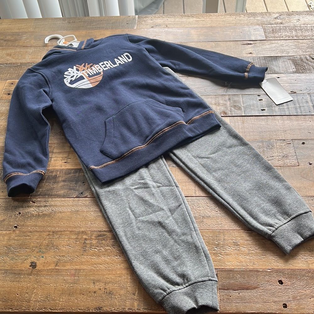 BOYS NWT 2 PIECE TIMBERLAND ATHLETIC OUTFIT
